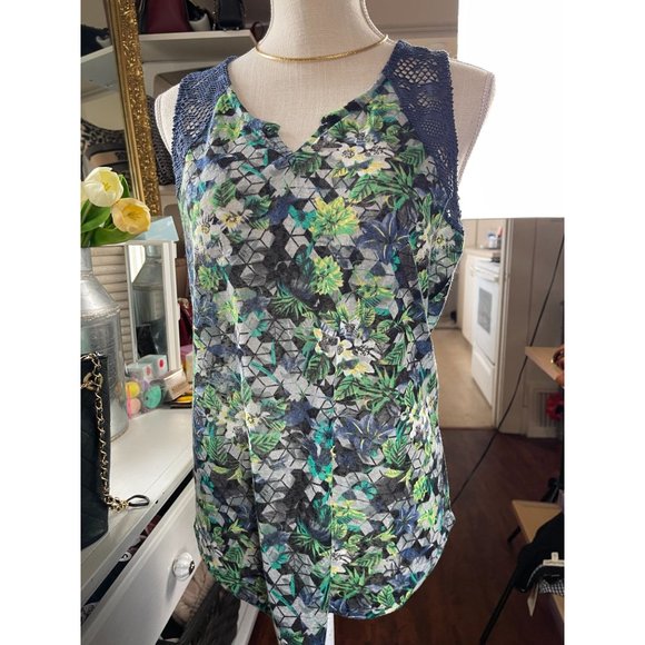 Peace & Pearls Floral Top Size M - Picture 1 of 3
